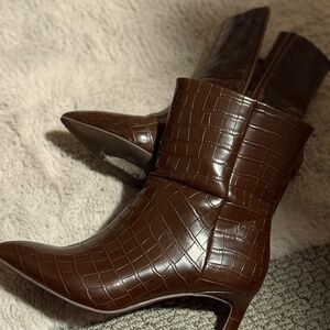 DV by Dolce Vita Brown Croc-Pattern Heeled Boots